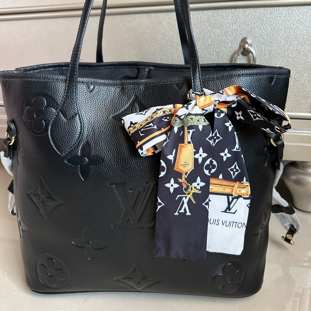 Luxury inspired tote bag & wallet